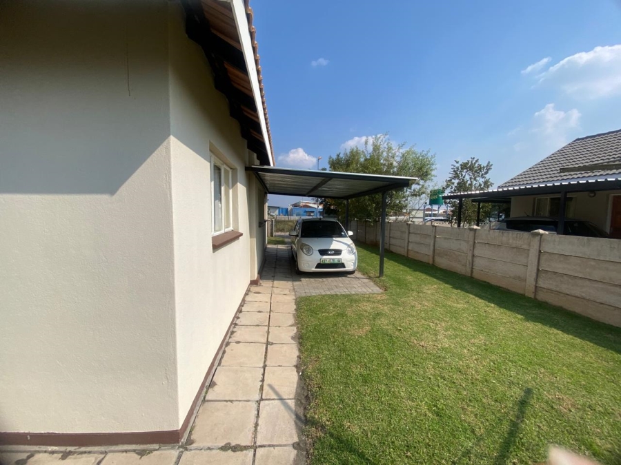 3 Bedroom Property for Sale in Freedom Park North West